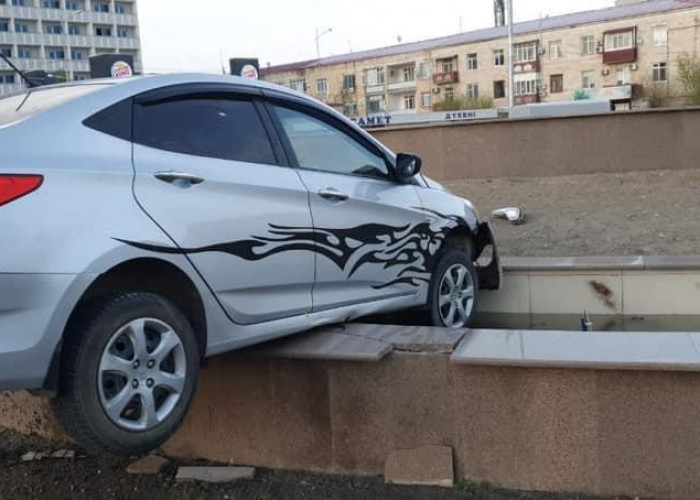 اتىراۋ: جەڭىل كولىك سۋبۇرقاققا شىعىپ كەتتى