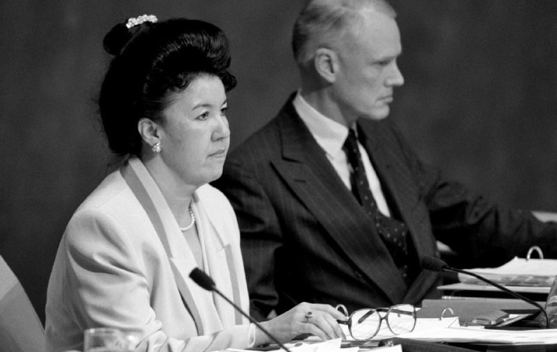 تاۋەلسىزدىك تاريحىنداعى تۇڭعىش ەلشى