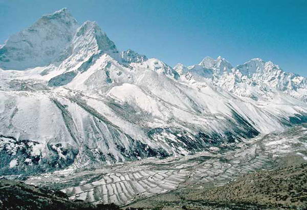 ماڭگى مۇزداققا جەرلەنگەن ەرلەر