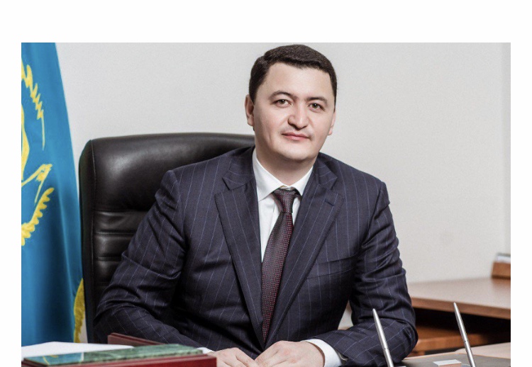 كامالجان نادىروۆ دەنساۋلىق ساقتاۋ ۆيتسە-ءمينيسترى قىزمەتىنەن بوساتىلدى