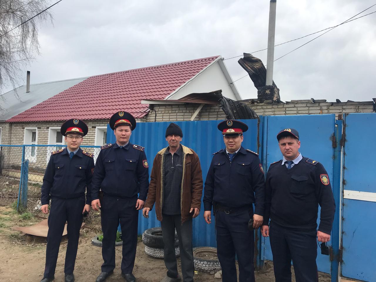 قوستاناي: پوليتسەيلەر 7 ادامدى ورتتەن قۇتقارىپ قالدى