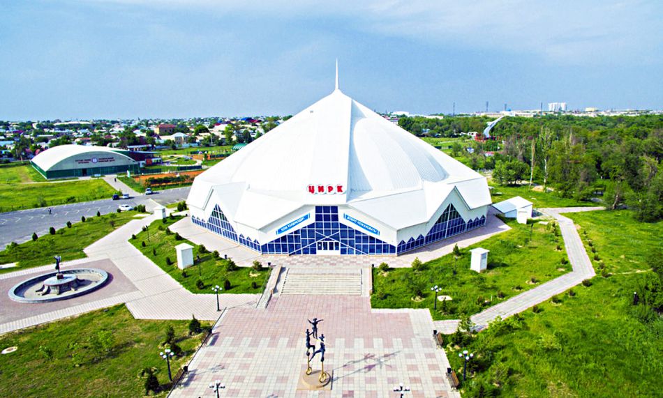 تسيرك – تاۋەكەلشىل ونەر يەلەرىنىڭ الەمى