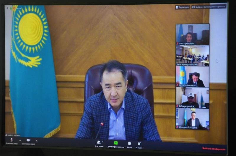 باقىتجان ساعىنتاەۆ قىتاي دارىگەرلەرىمەن ونلاين كەزدەسۋ وتكىزدى