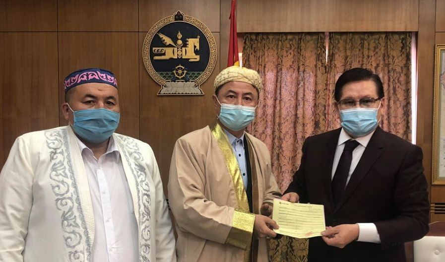 موڭعوليا مۇسىلماندار وداعى كوروناۆيرۋسپەن كۇرەسكە 10 ملن توگروگ كومەك كورسەتتى