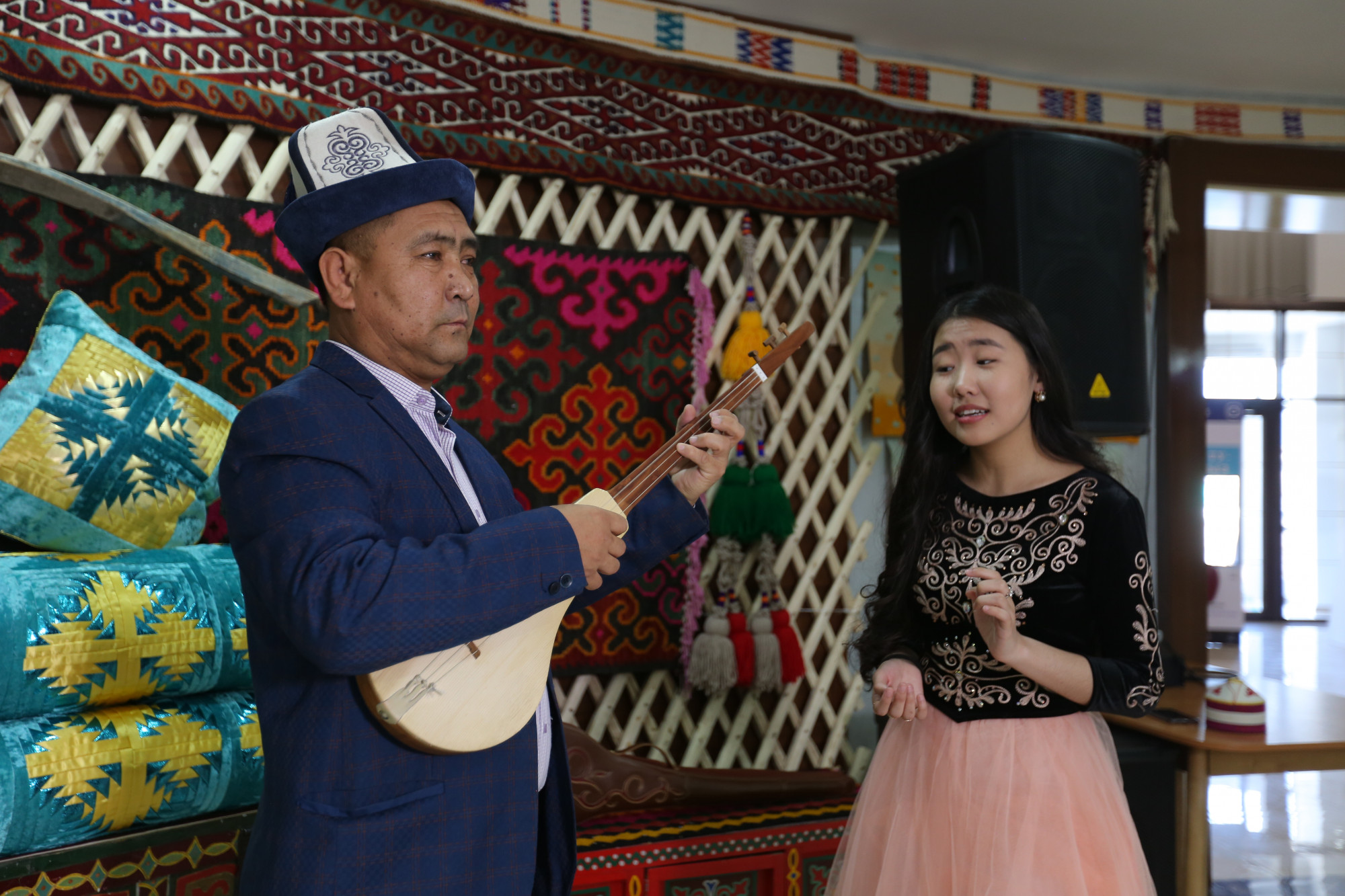 اباي ءانى ورىس دومراسى مەن قىرعىز قومىزىنىڭ سۇيەمەلدەۋىندە ورىندالدى