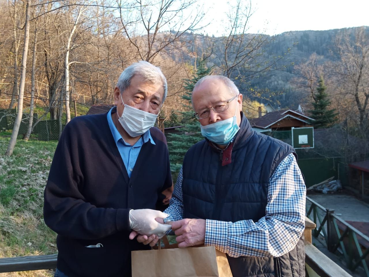 ديپلوماتيالىق قىزمەت ارداگەرلەرى ارداقتالدى