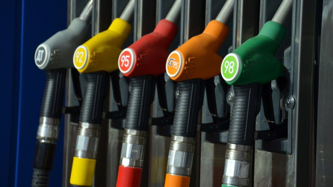 اتىراۋ: مۇناي وڭدەۋ زاۋىتى 1 ملن 198 مىڭ توننا بەنزين ءوندىردى