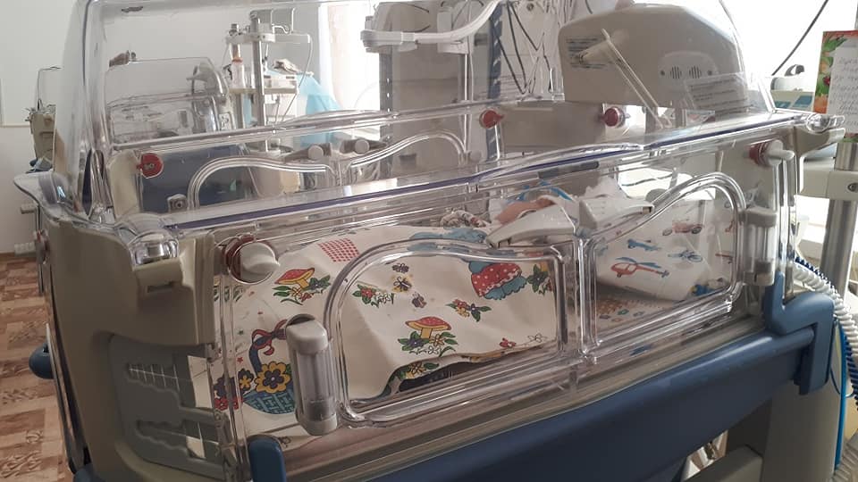 اقتاۋلىق دارىگەرلەر تۋا بىتكەن پاتولوگياسى بار ەكى نارەستەگە ءساتتى وتا جاسادى