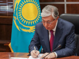 پرەزيدەنت توتەنشە جاعدايدىڭ قولدانىسىن ۇزارتۋ تۋرالى جارلىققا قول قويدى