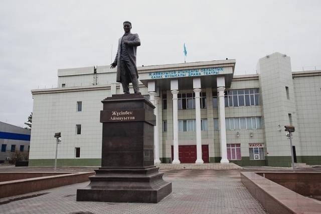 بيىل پاۆلوداردا قوس تەاتر جوندەۋدەن وتەدى