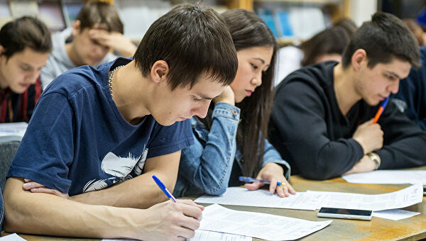 جاپون ستۋدەنتتەرىنىڭ بەستەن ءبىرى وقۋىن تاستاپ كەتۋگە ءماجبۇر