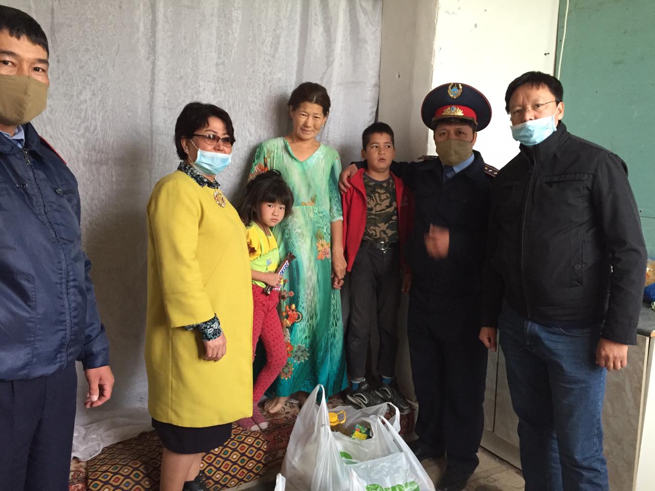 ماڭعىستاۋ: گم-172/6 مەكەمەسى قىزمەتكەرلەرى از قامتىلعان وتباسىلارعا كومەك قولىن سوزدى