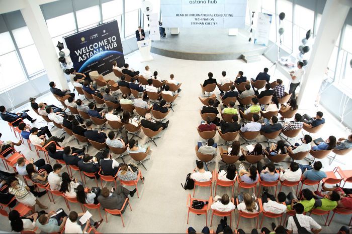 Astana Hub ينۆەستورلاردى وقىتادى