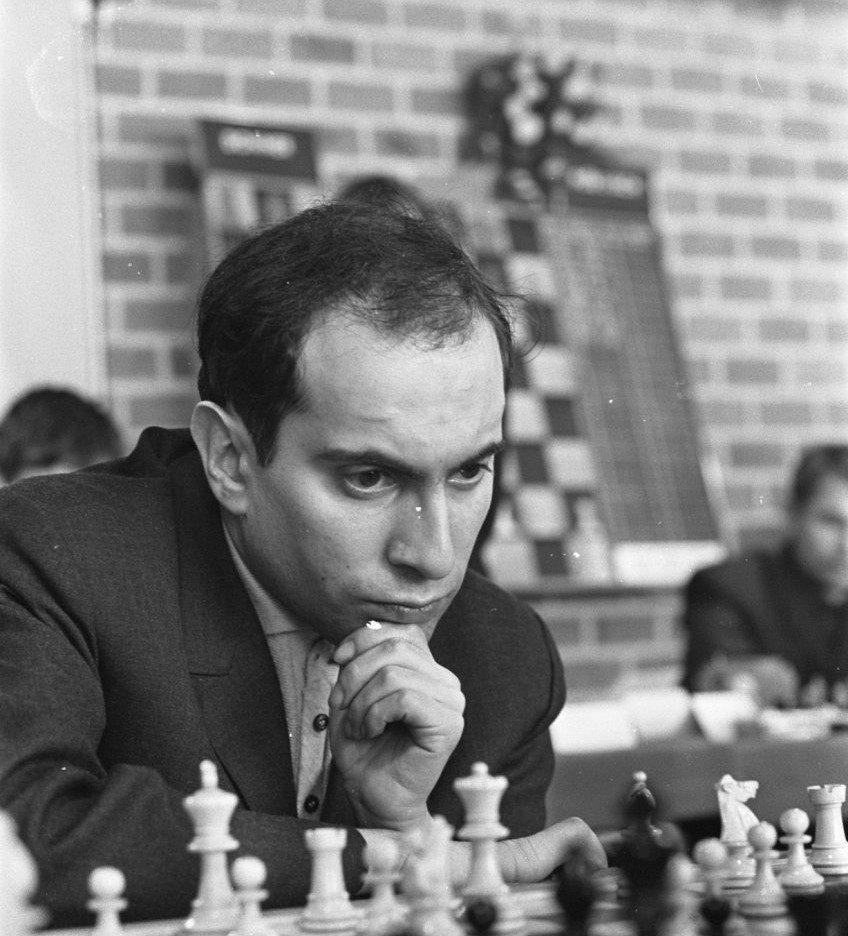 ميحايل ءتالدىڭ تريۋمفى