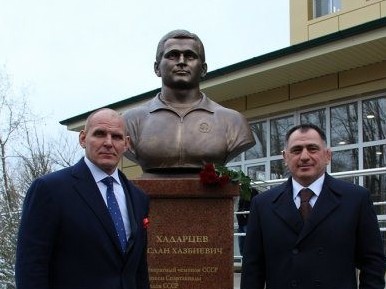 ارىندى اسلان حادارتسەۆ ەدى...