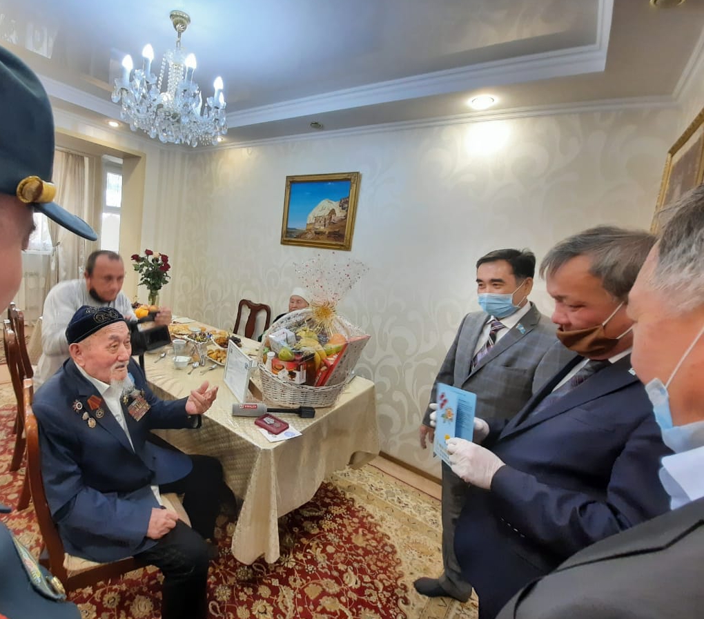 ماڭعىستاۋ: «Nur Otan» قىزمەتكەرلەرى ارداگەردى ارنايى قۇتتىقتادى