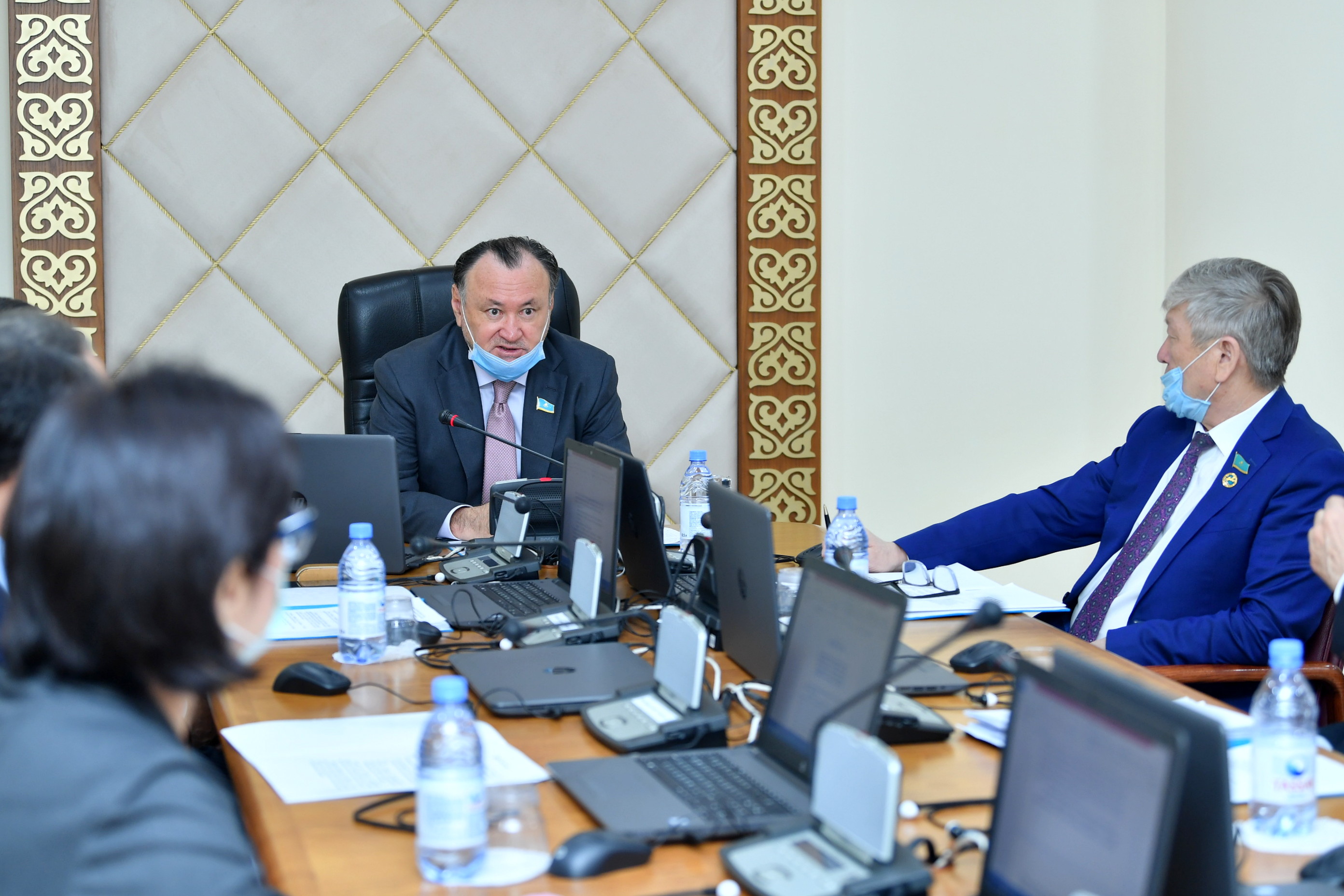 بارلىق ماسەلەلەر تەز شەشىلۋى كەرەك