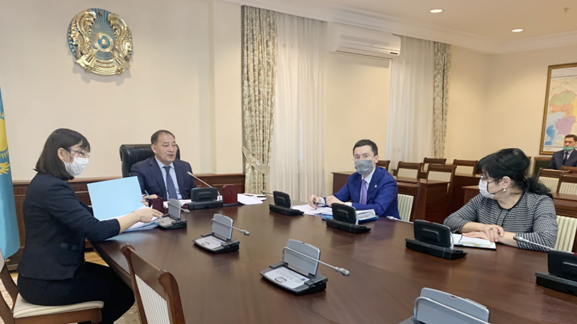 ەكونوميكا سالالارىن جانداندىرۋعا ارنالعان جاڭا شارالار قابىلداندى