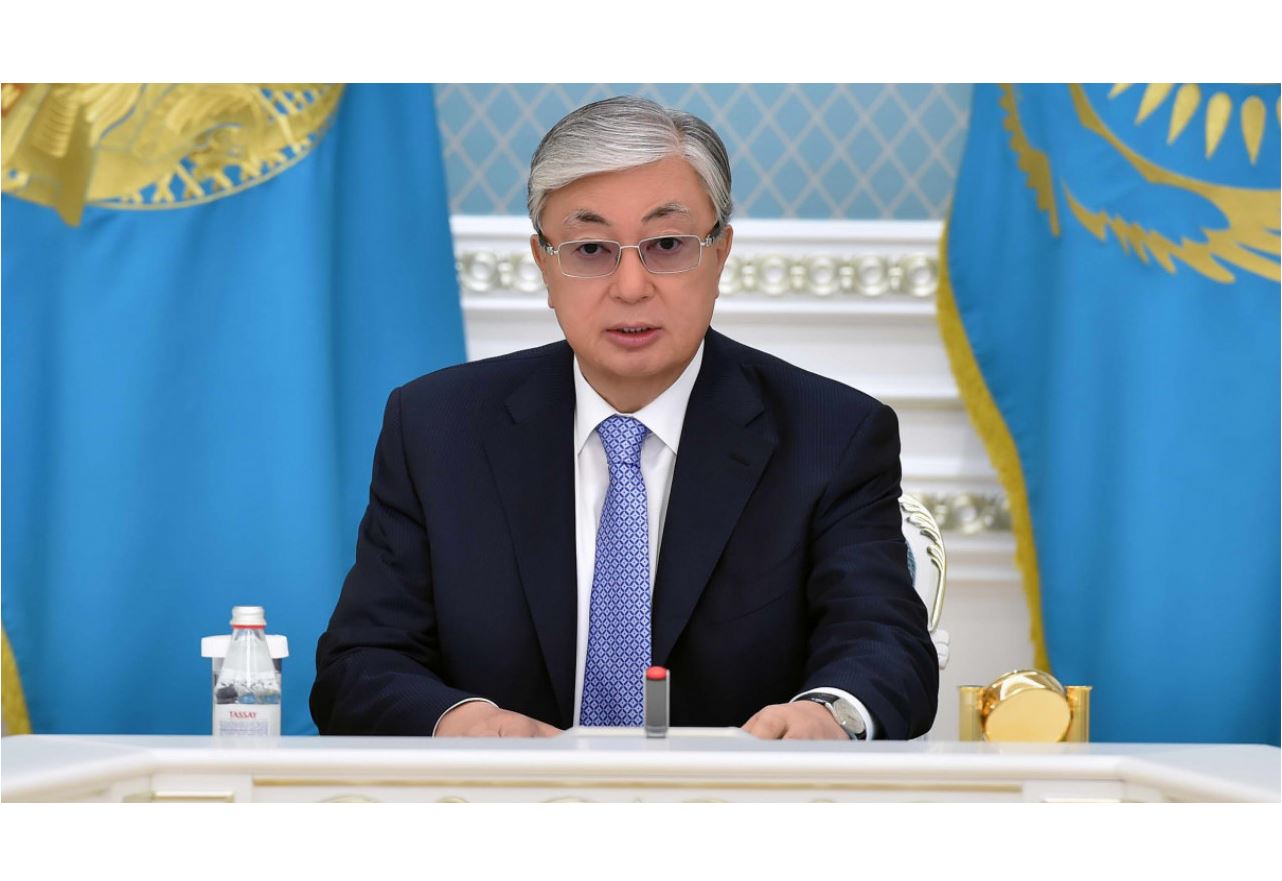 مەملەكەت باسشىسى مادەنيەت جانە ونەر قىزمەتكەرلەرىن كاسىبي مەرەكەسىمەن قۇتتىقتادى