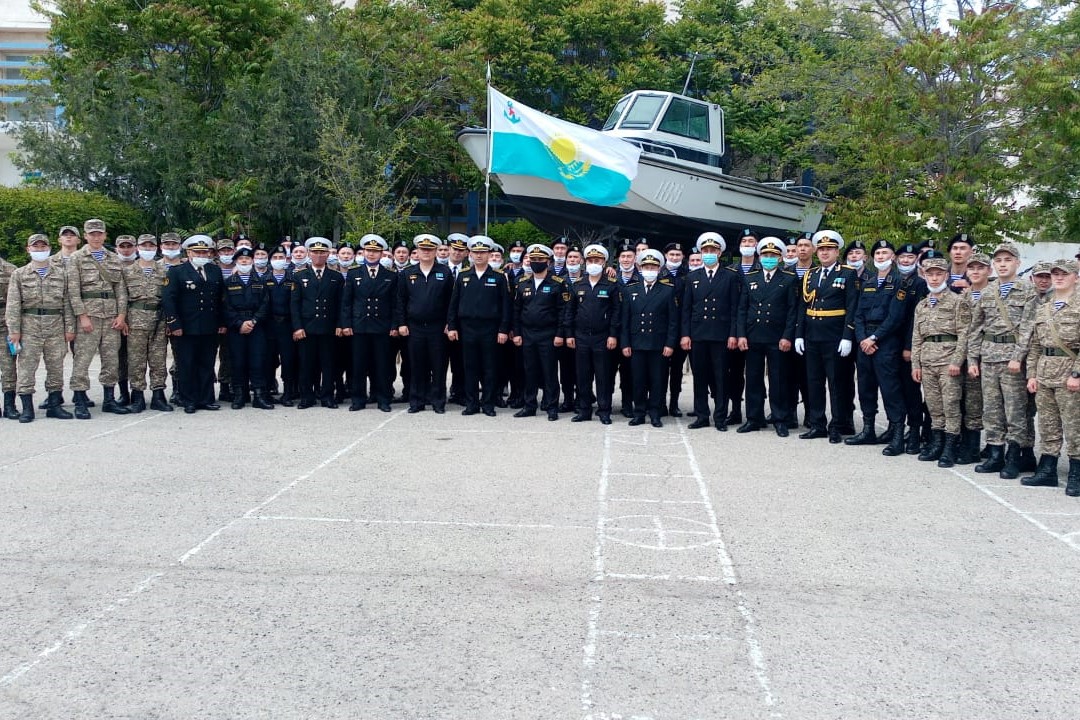 مەرزىمدى قىزمەتتەگى ساربازدار پوەزد ەشەلوندارىمەن ۇيلەرىنە قايتۋدا