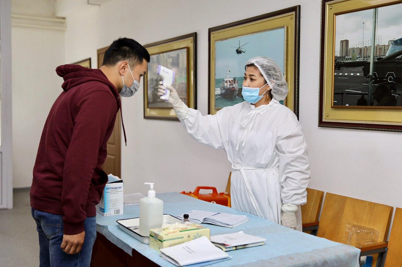 قازاقستاندا كارانتين جاعدايىندا كوكتەمگى اسكەرگە شاقىرۋ ءوتىپ جاتىر