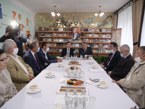 الدىمەن اقساقالدارعا سالەم بەردى