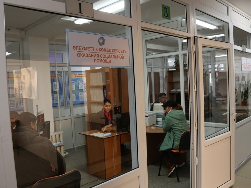 اقمولادا «سەرۆيستىك اكiمدiك» قالتقىسىز قىزمەت كورسەتۋدە