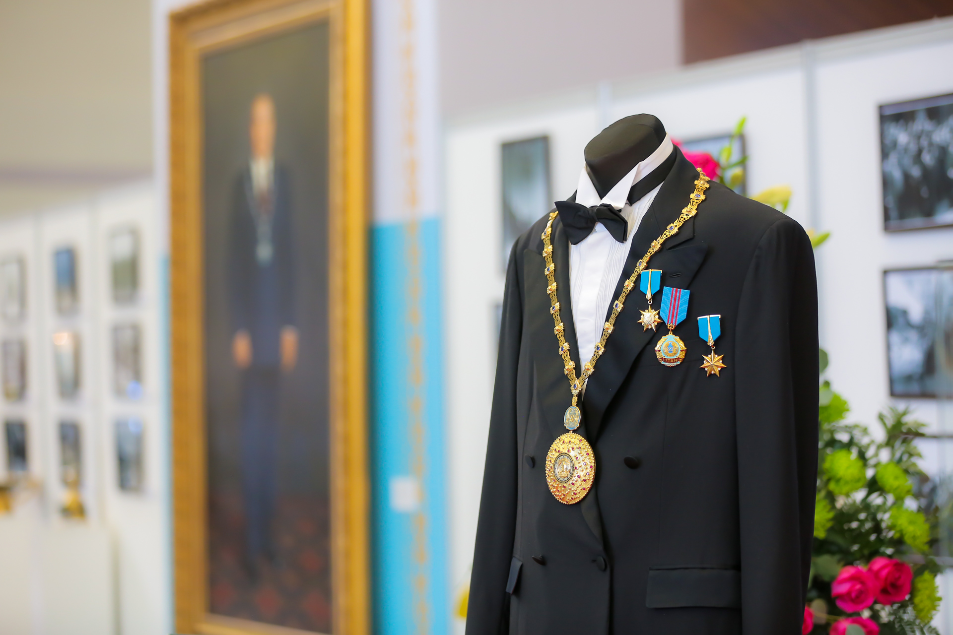 ەلباسى كىتاپحاناسىنداعى جادىگەرلەردى قاشىقتان تاماشالاۋعا بولادى