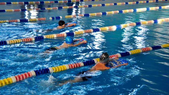 COVID-19: اقش-تا وتكەن سۋدا ءجۇزۋ ءتۋرنيرى كەزىندە ىندەت تارادى