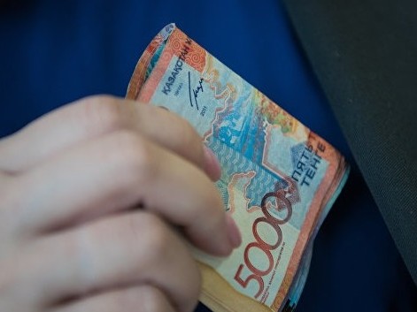 پارا العان پودپولكوۆنيككە  600 مىڭ تەڭگە ايىپپۇل سالىندى