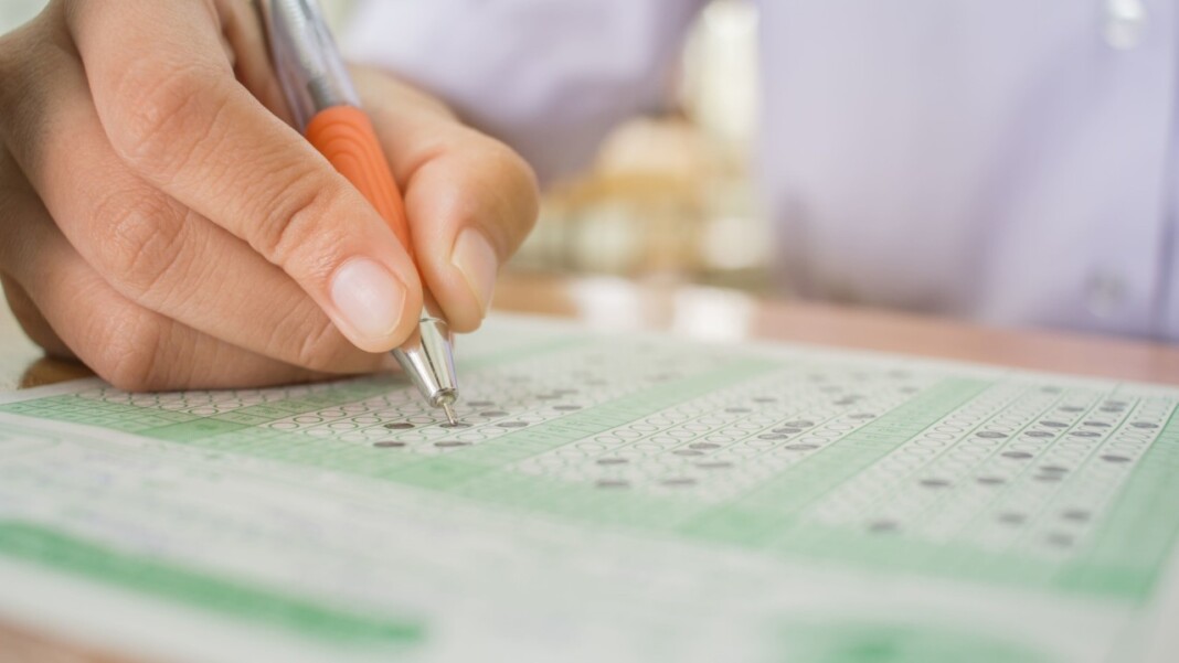 پەداگوگتار ۇلتتىق بىلىكتىلىك تەستىلەۋدى ونلاين تاپسىرادى