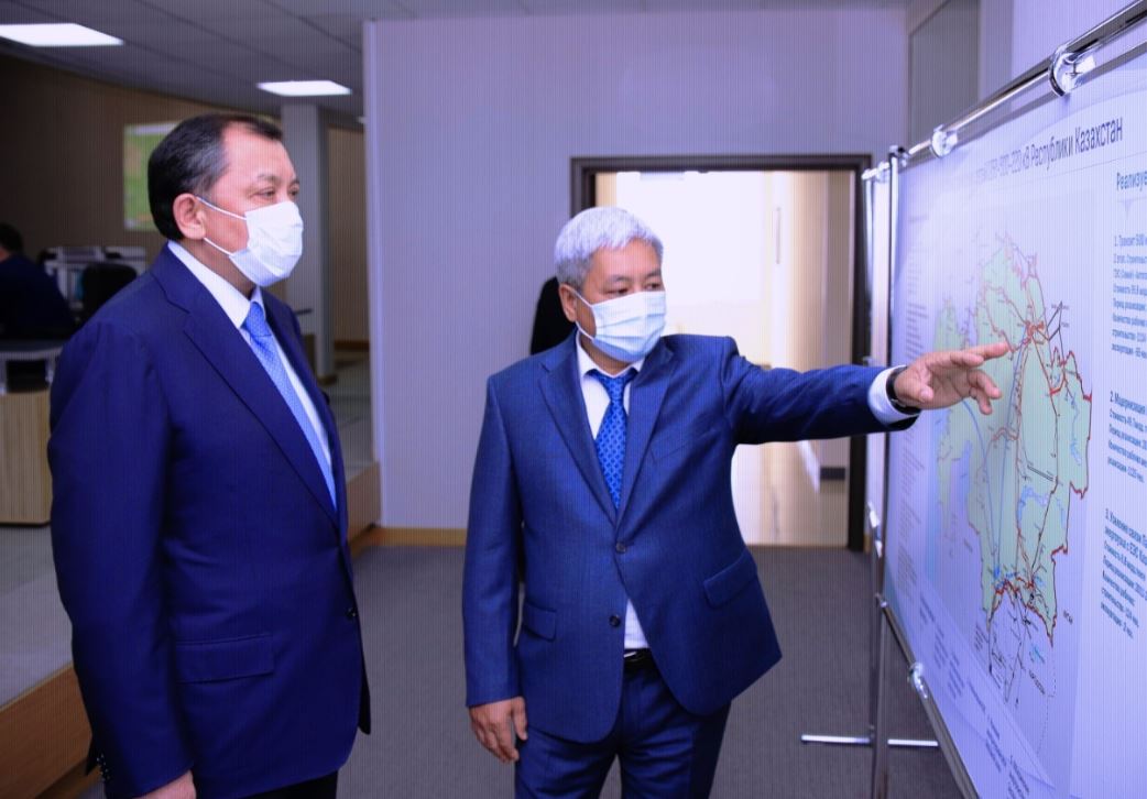 نۇرلان نوعاەۆ ەلەكتر ەنەرگەتيكاسى سالاسىن دامىتۋدىڭ ماسەلەلەرى بويىنشا كەڭەس وتكىزدى