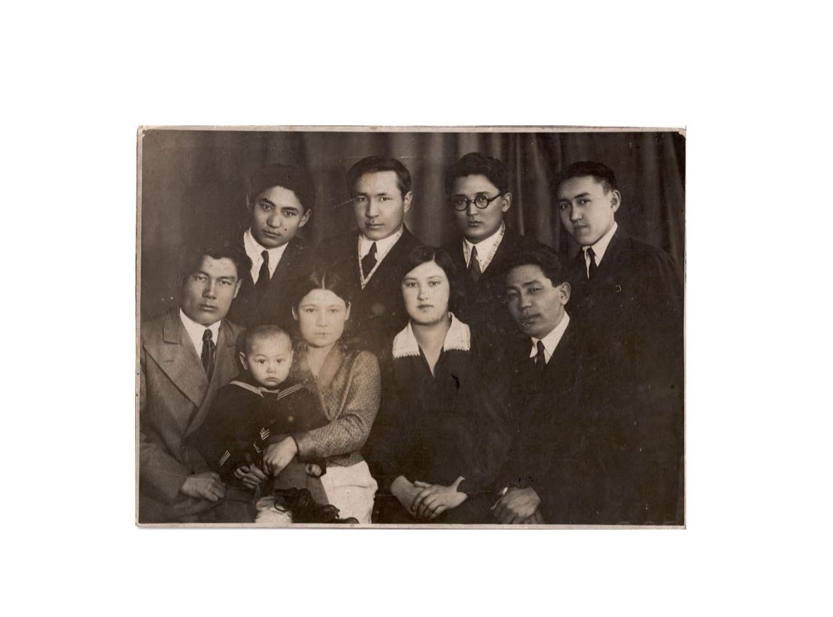 عۇمىرى كەلتە عادىلشە (قازاقتان شىققان العاشقى فيزيكتەردىڭ ءبىرى)