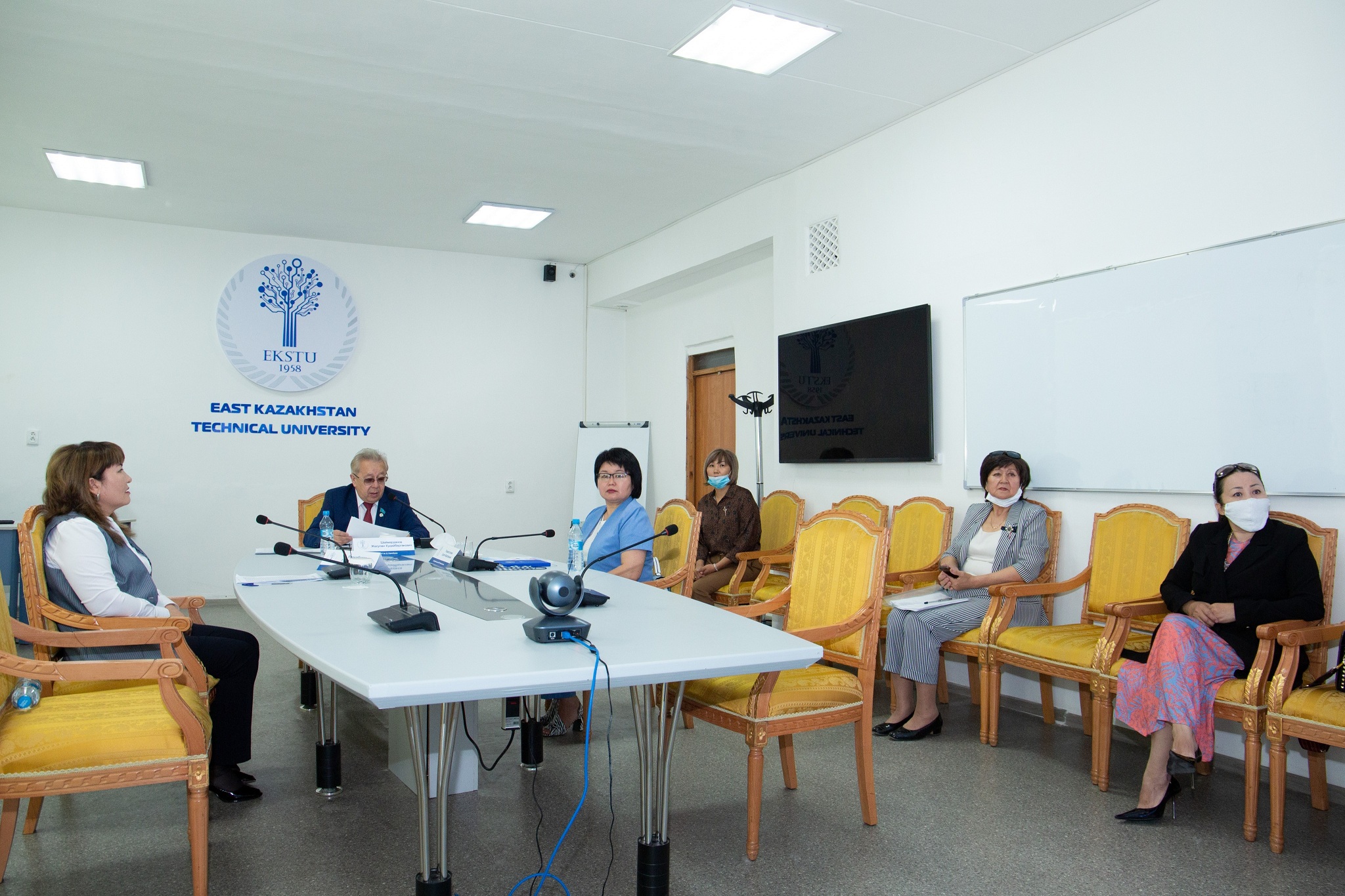 شىعىس قازاقستان: وسكەمەندە «اباي ءىلىمى – رۋحانيات نەگىزى» تاقىرىبىندا كونفەرەنتسيا ءوتتى