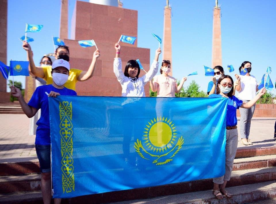 «جەلبىرە, مەنىڭ جالاۋىم!»: شىمكەنتتە اكتسيا وتۋدە