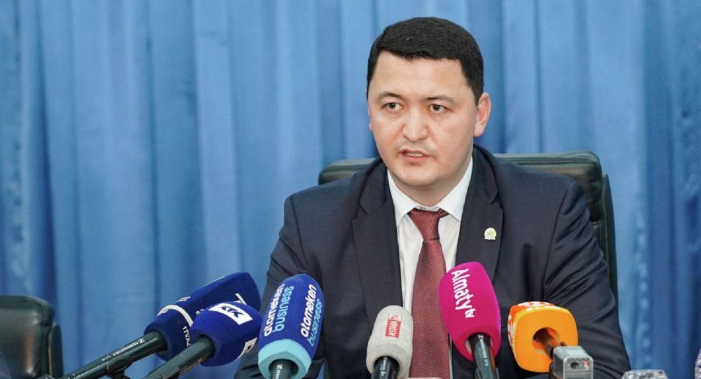 كوروناۆيرۋستان جازىلعان بۇرىنعى ۆيتسە-مينيستر جۋرناليستەرگە سۇحبات بەردى