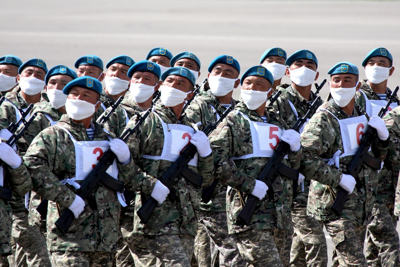 قازاقستاندىق اسكەريلەر ماسكەۋدە وتەتىن شەرۋگە دايىندالۋدا