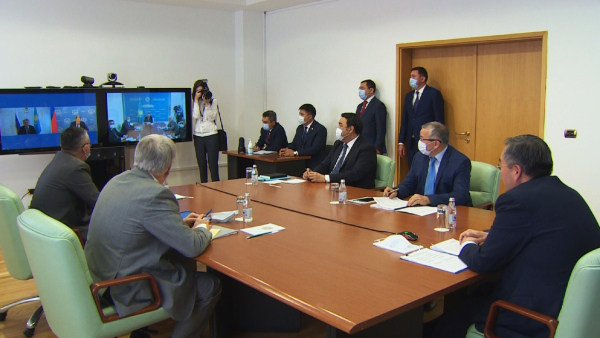 مينيسترلەر كەلىسسوز جۇرگىزدى