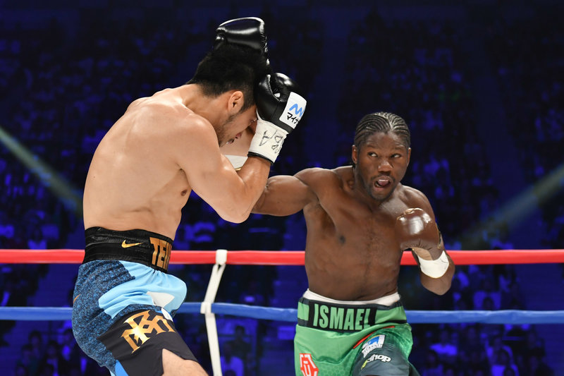 گولوۆكيننىڭ سالماعىندا ونەر كورسەتكەن ەكس-چەمپيون ارالاس جەكپە-جەككە اۋىستى