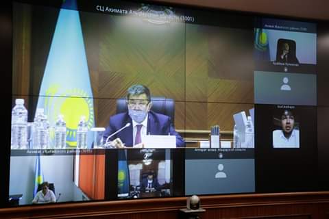 اتىراۋ وبلىسىنىڭ اكىمى تۇرعىنداردى ونلاين-فورماتتا قابىلدادى