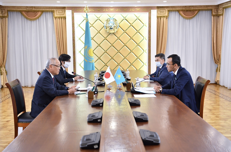 سەنات توراعاسى جاپونيا ەلشىسىمەن كەزدەستى