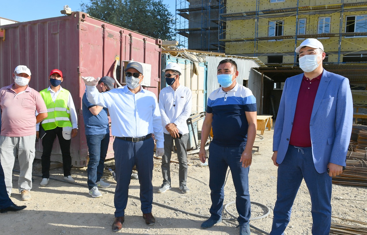 ومىرزاق شوكەەۆ: قۇرىلىس ساپاسى قاتاڭ باقىلاۋدا