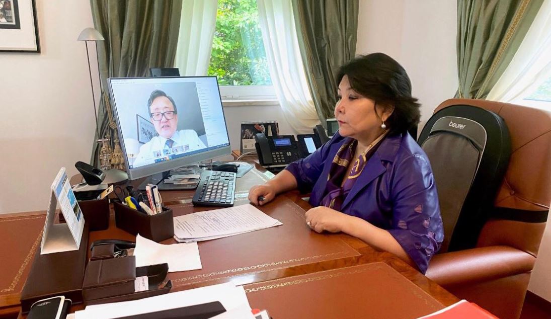 قازاقستان پاندەميا جاعدايىندا ميگرانتتارعا كومەك كورسەتەدى