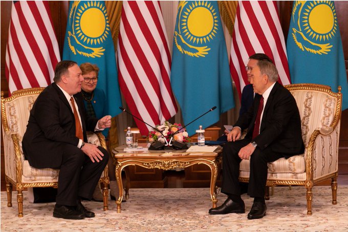 مايك پومپەو تۇڭعىش پرەزيدەنتكە تىلەكتەستىك ءبىلدىردى