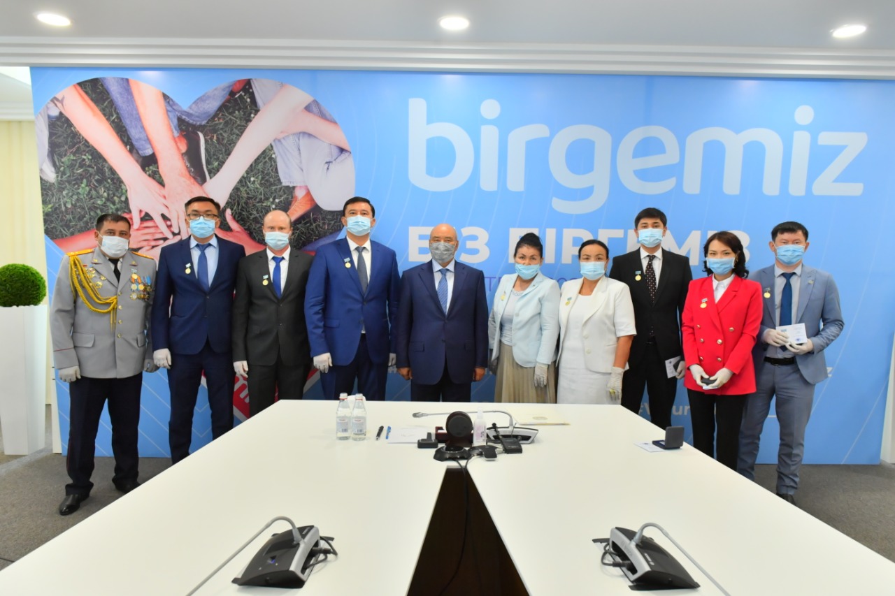 تۇركىستاندىق ازاماتتار "حالىق العىسى" مەدالىمەن ماراپاتتالدى