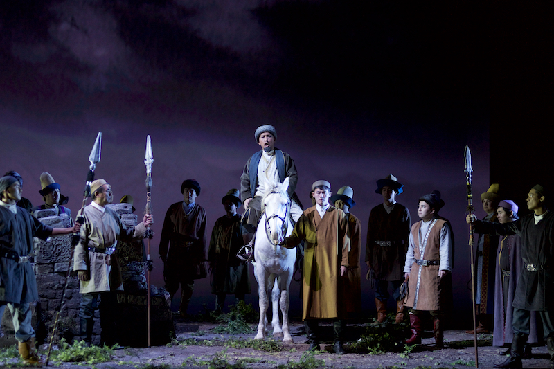 "استانا وپەرانىڭ" تارتۋى – "اباي"