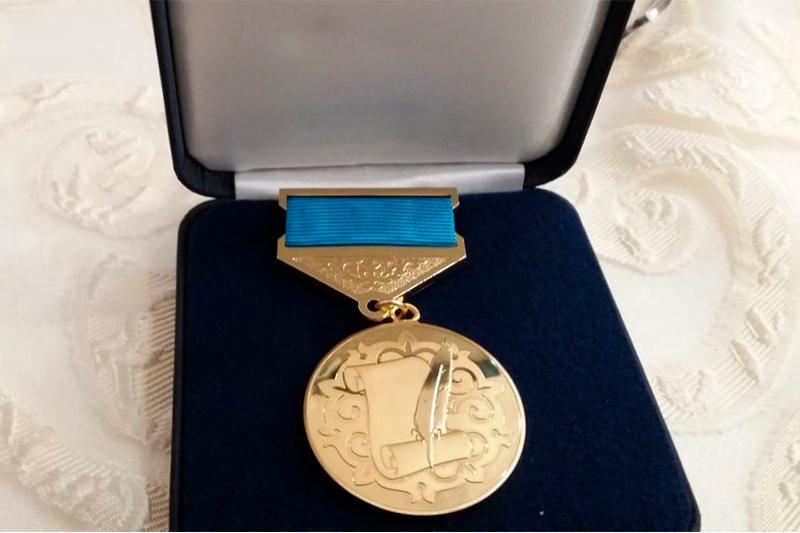 ايدا بالاەۆا باق وكىلدەرىنە "اقپارات سالاسىنىڭ ۇزدىگى" توسبەلگىسىن تابىستادى