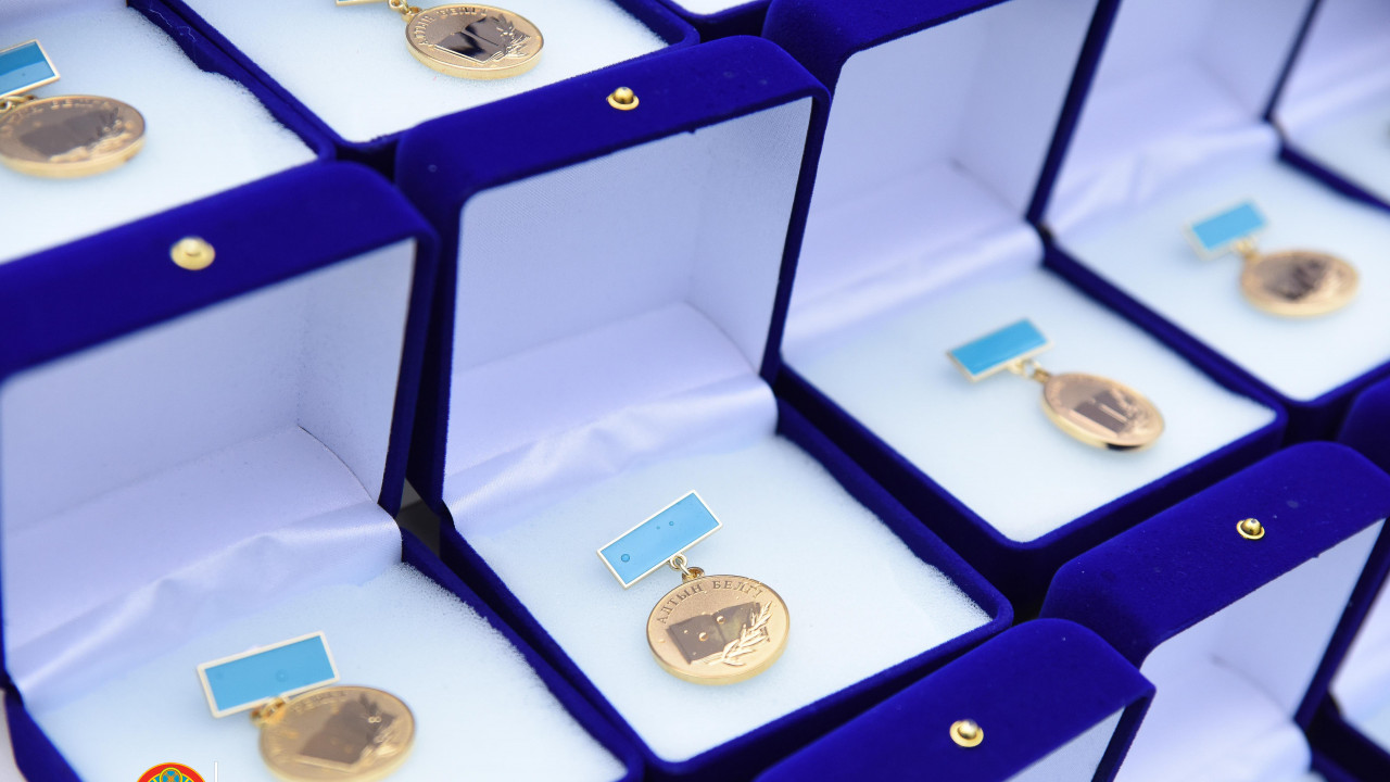 229 وقۋشىعا – «التىن بەلگى»