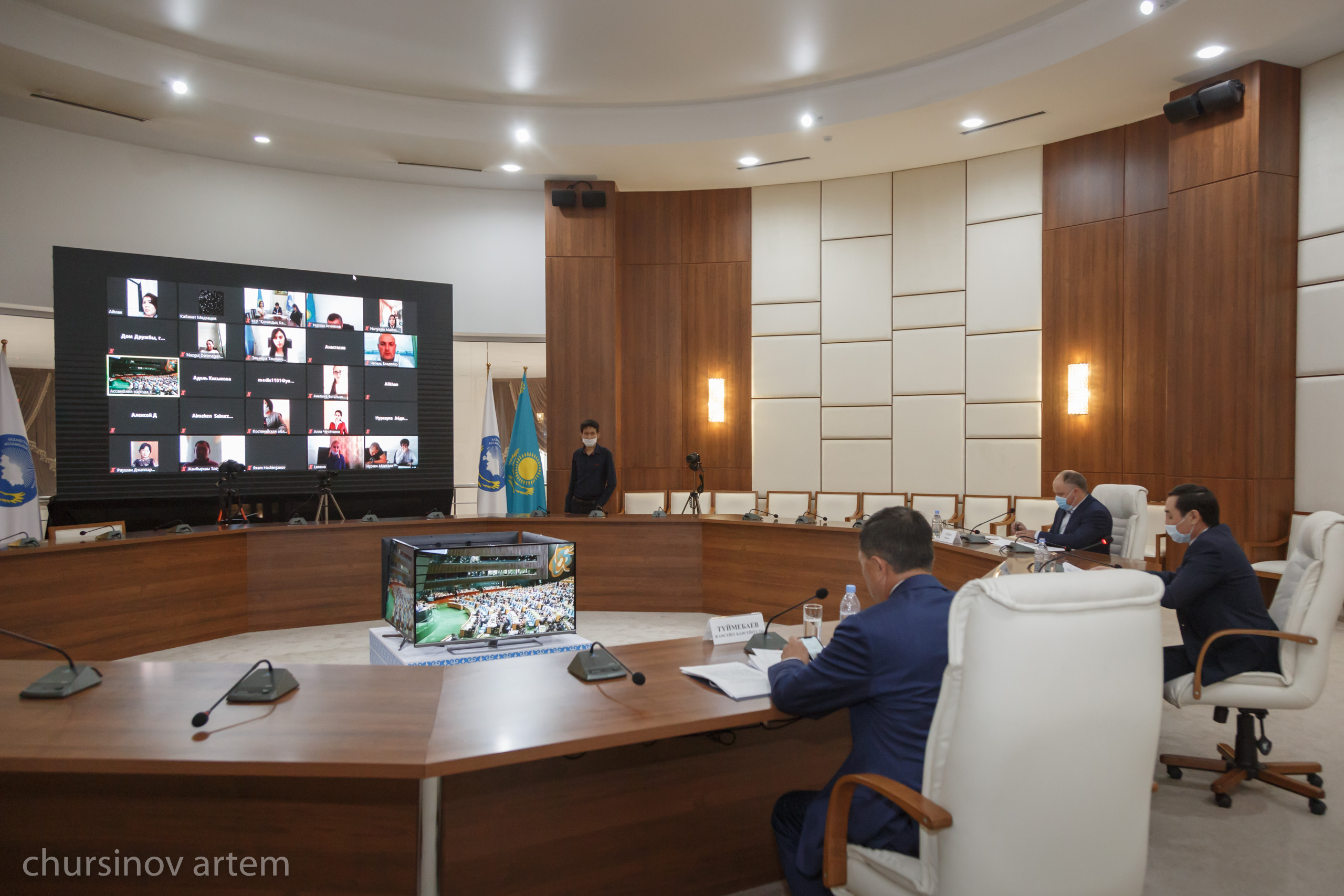 تىلگە قۇرمەت – ەلگە قۇرمەت