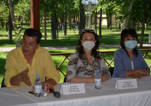 تارازدا كوپبالالى انالارعا ارنالعان شەبەرلىك ساعاتى ءوتتى